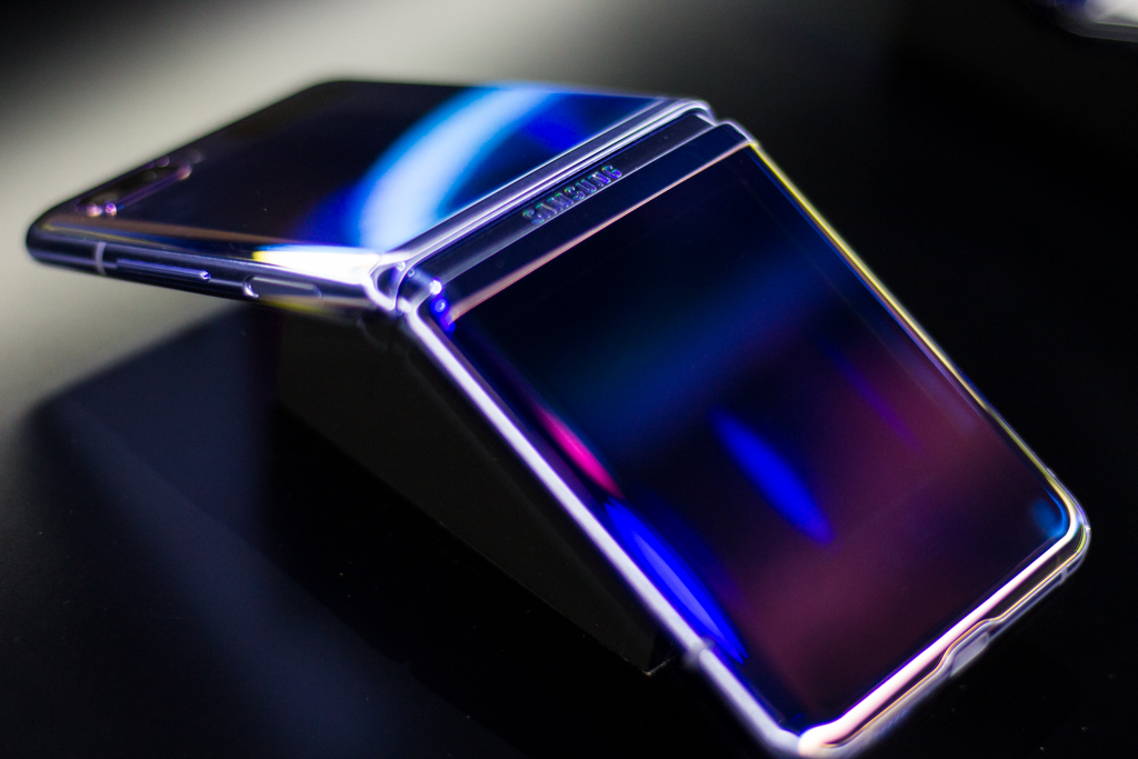 Galaxy Z Flip: Samsung presenta su segundo smartphone plegable ahora con diseño tipo concha